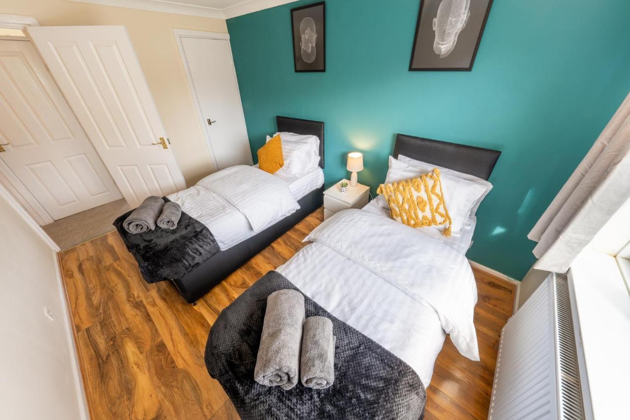 Pierocks Carver Entire House, Hot Tub & Wifi High Wycombe Zewnętrze zdjęcie